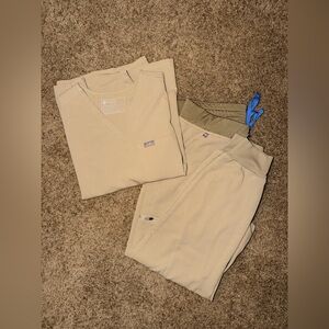 FIGS tan scrubs 
Zamora Medium Petite Joggers
Small Scrub top